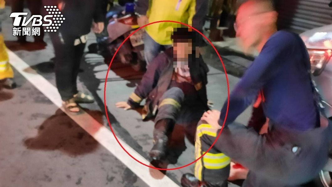 可惡!餐廳深夜燃燒消防員忙打火 酒駕男闖入撞義消