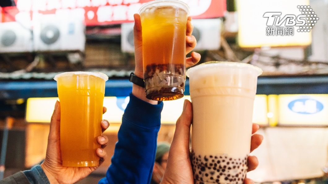 尾牙中1萬工讀生請喝飲料 厚臉皮前輩點餐1句話被擊落