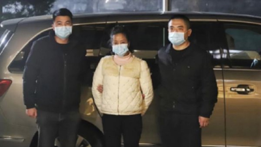 系統漏洞捲款1700萬潛逃創業　女行員變臉25年落網