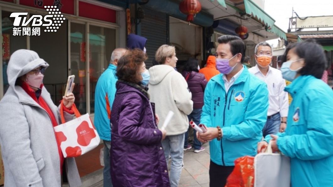 陳福海小年夜訪傳統市場 允改善環境吸引年輕族群