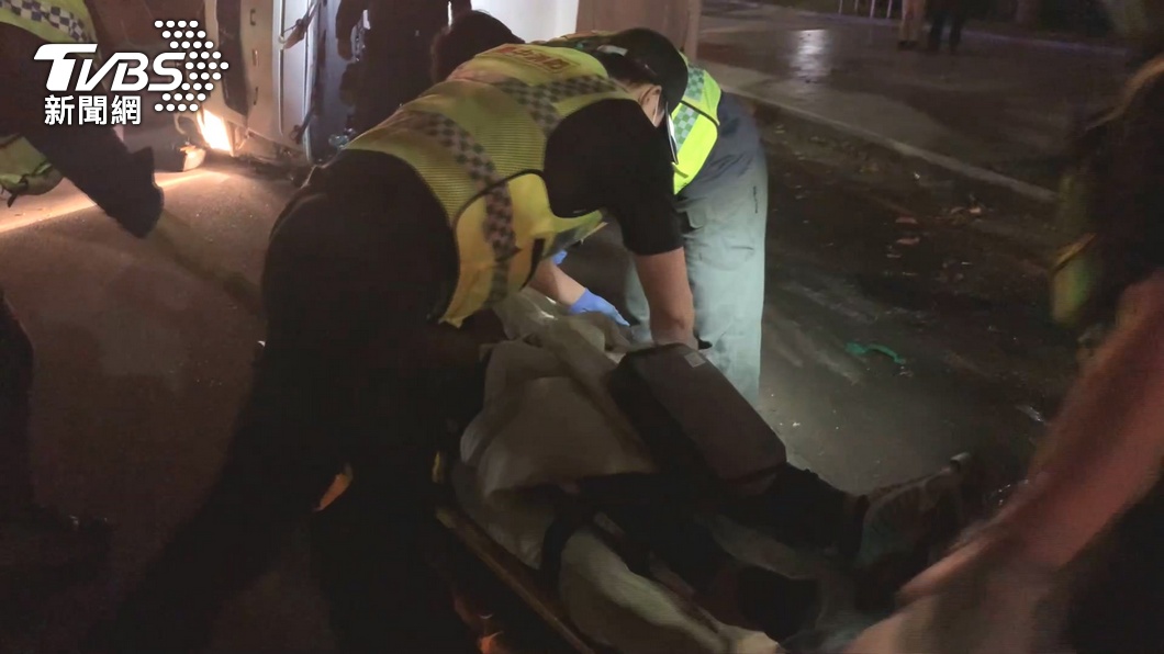 五寶爸日前酒駕撞上一輛超商物流車導致車子翻覆，副駕駛座女子當場傷重不治。（圖／TVBS資料照）