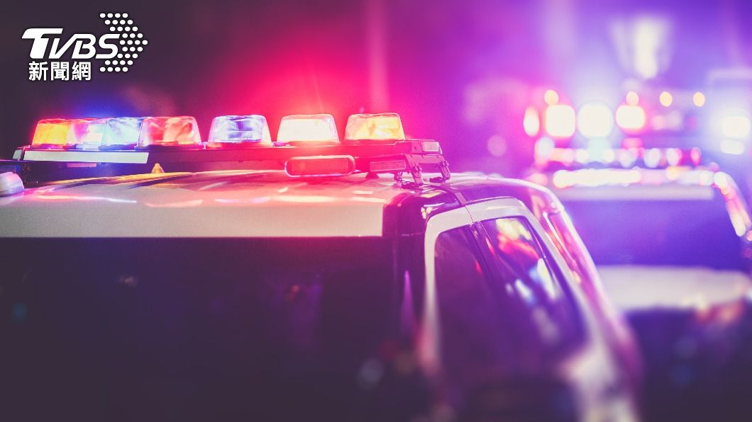 吃「雙倍蒜臭豆腐」遇臨檢!警一聞忍吐8字 他羞愧連道歉