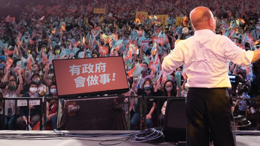 行政院長蘇貞昌19日向蔡總統請辭時，在臉書列出政績圖卡。（圖／政院提供）