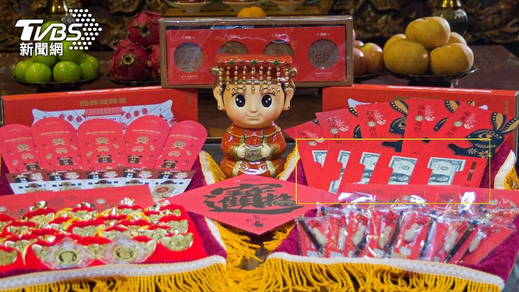 信徒久等!西螺福興宮除夕搶頭香 發8800份「美金」紅包