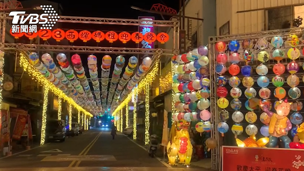 西螺福興宮佈置燈籠海。(圖/TVBS)