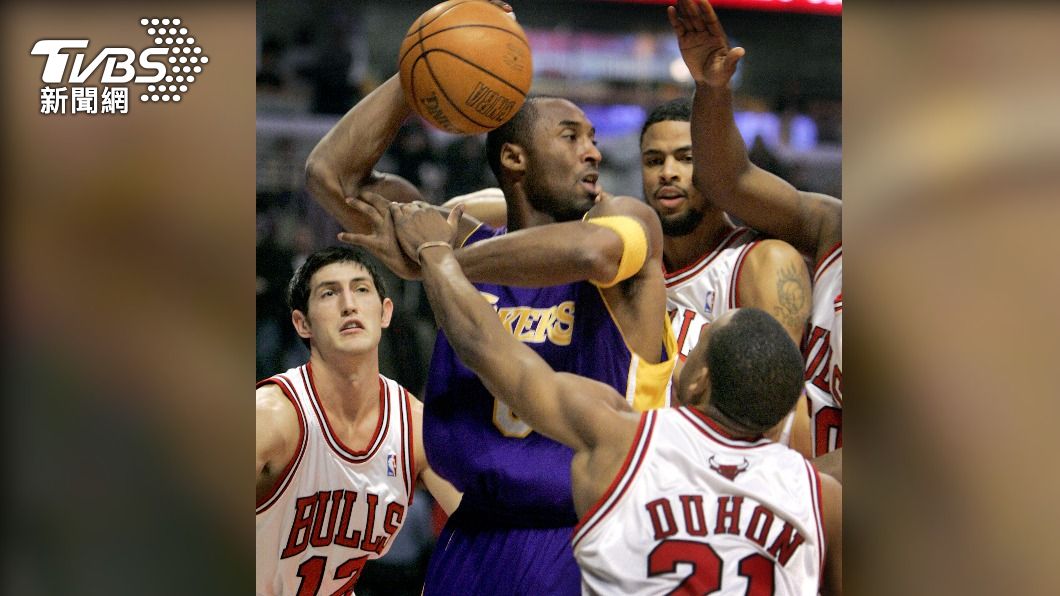 2005年12月20日Kobe在對戰小牛3節比賽就拿下62分。(圖/達志影像美聯社)
