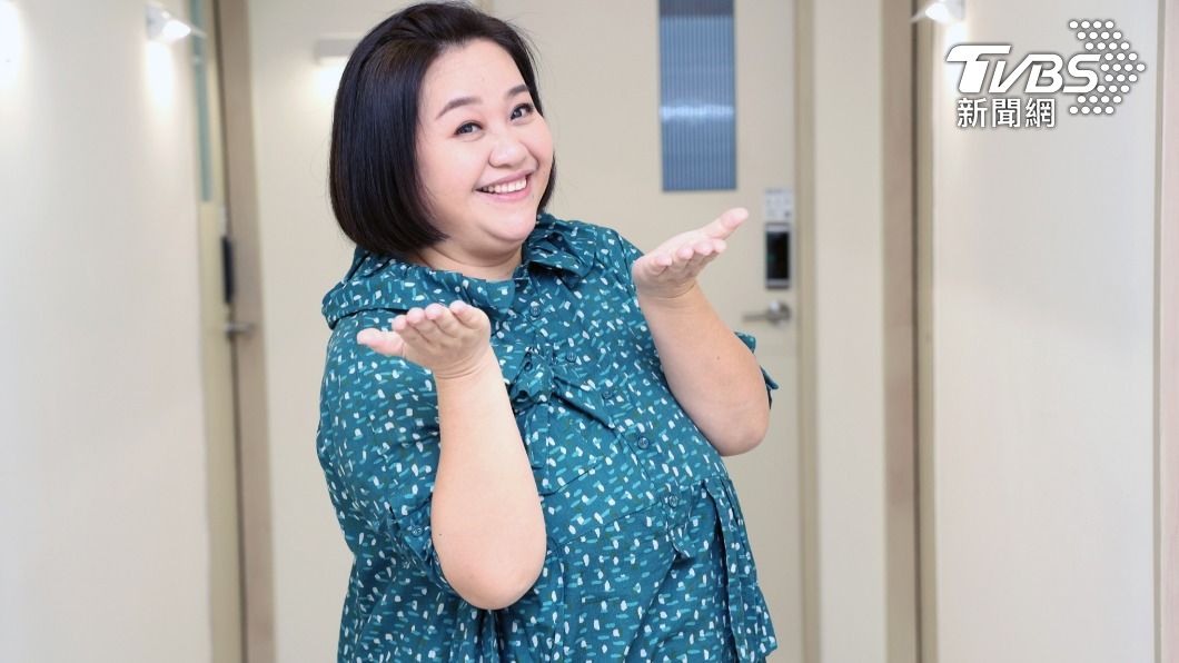 鍾欣凌曾試過以玫瑰花瓣泡澡祈求桃花。（圖／梁恩誌攝）