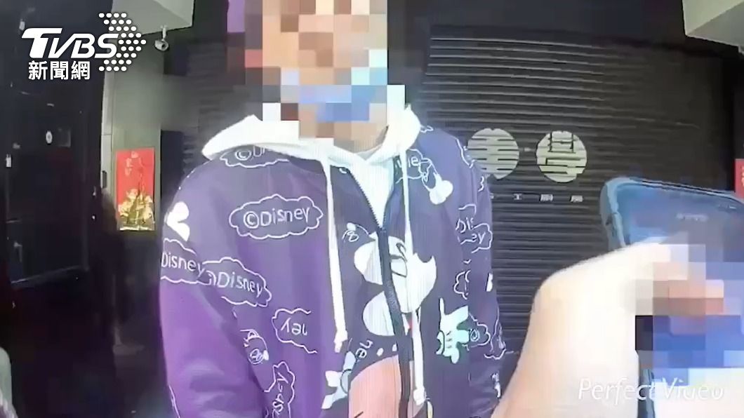 年初一就GG!毒蟲擺攤售偷來的藥妝品 眼尖警識破逮捕