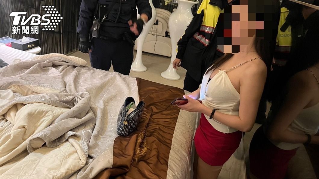 嬌嗔喊老公!爆乳妹見警臨檢先介紹他 警戳破兩人關係再查毒