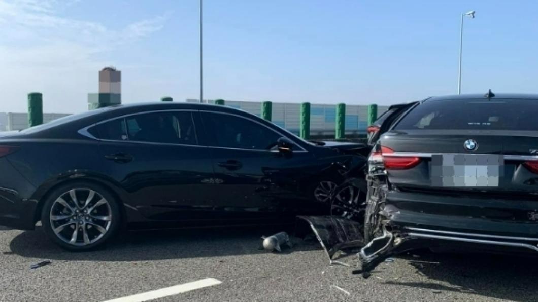最後方的2車輛。（圖／翻攝自爆料二公社）
