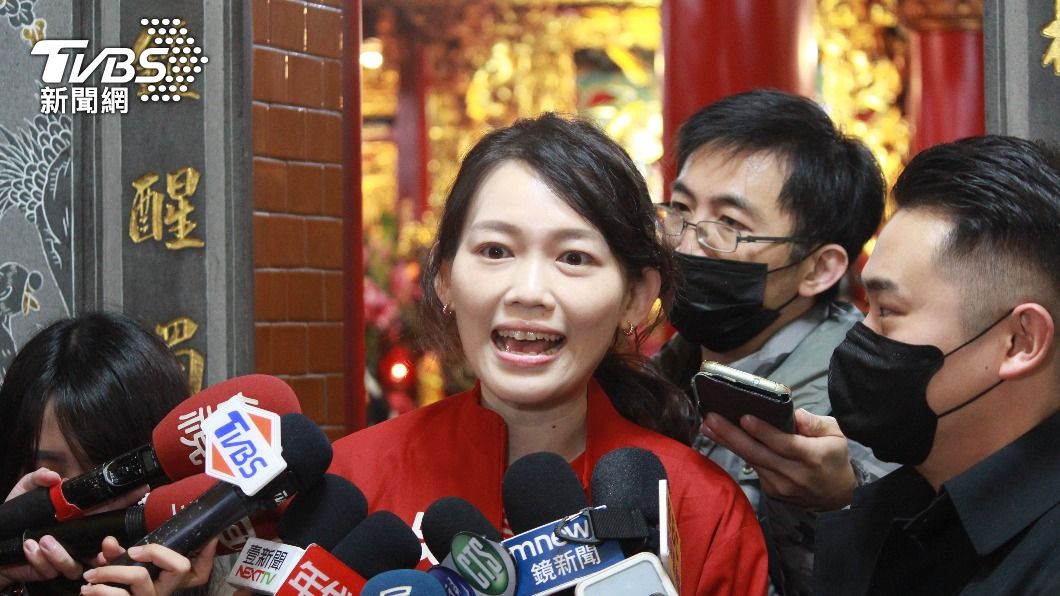 小黨互鬥?吳欣岱赴王婉諭臉書留言批時力 結果被出征