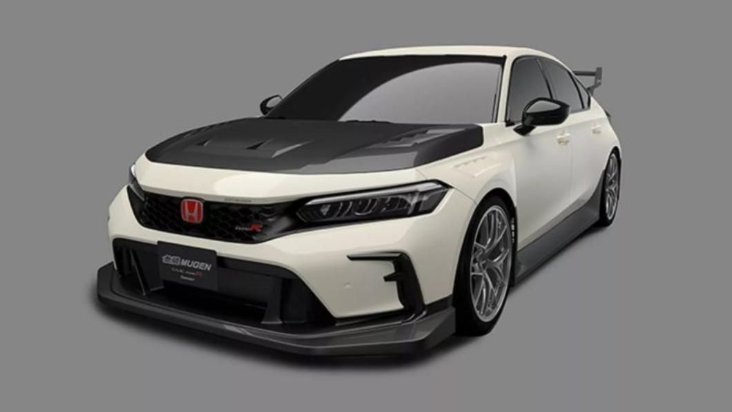 Mugen為CIvic Type R換上造型更激進的碳纖維引擎蓋、前下擾流跟爆龜寬體套件。(圖/ 翻攝自Mugen)