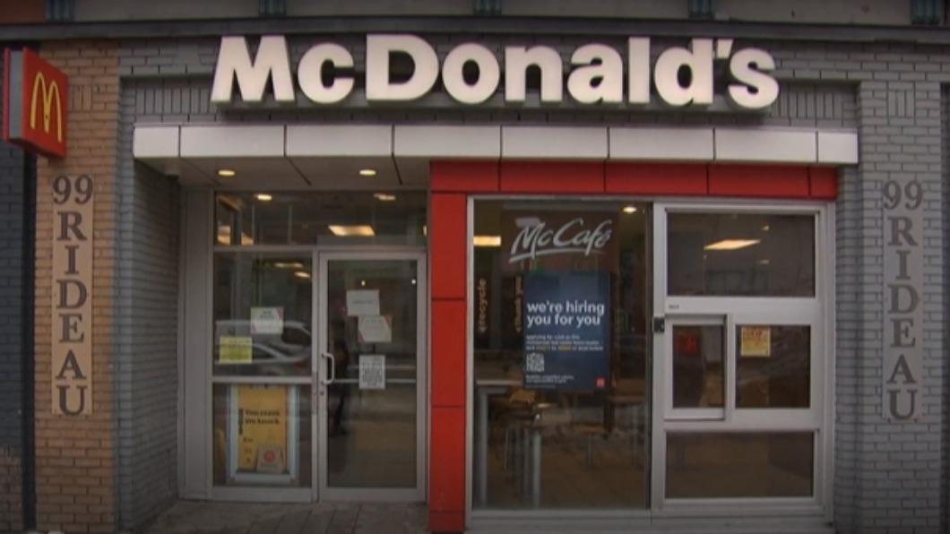 99 Rideau St. 麥當勞門市於1985年開業,因租約問題將於今年4~5月關閉。(圖/翻攝自《鏡報》)