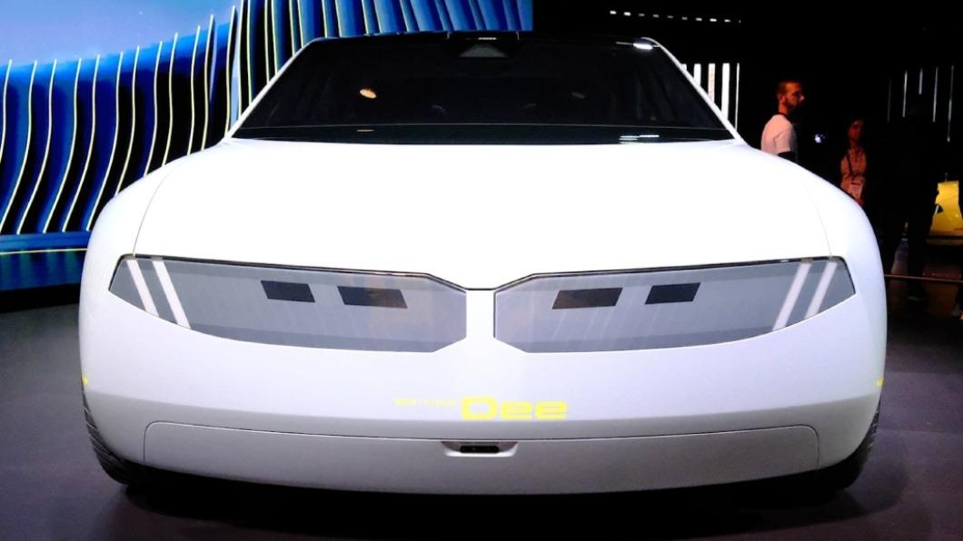i Vision Dee概念車的大鼻孔有許多不同功能，未來的純電車輛也都會如此，其造型會因應車款不同而改變。（圖／BMW提供）