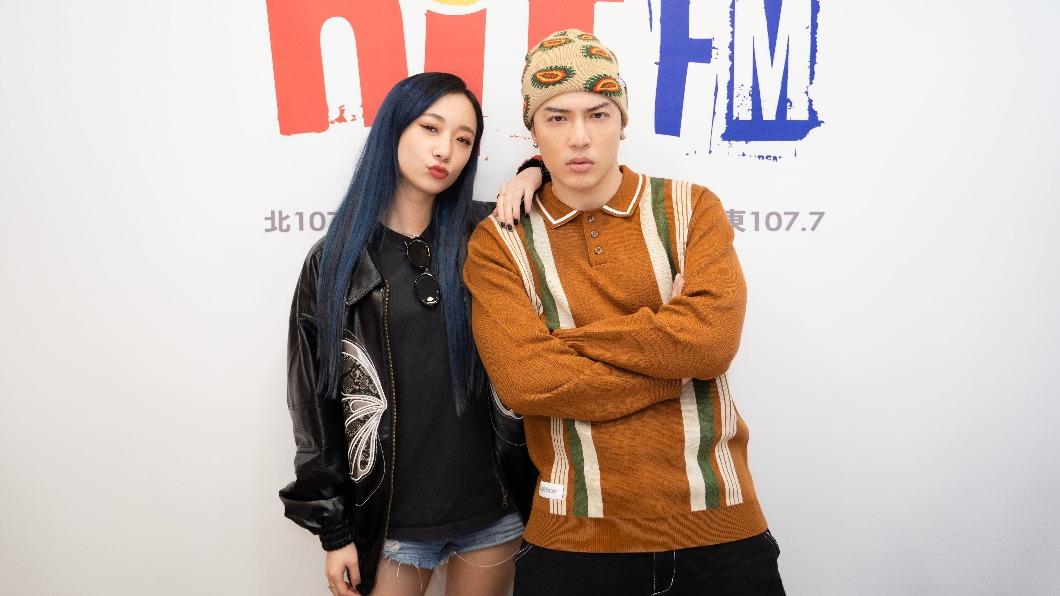 J.Sheon對玩刮刮樂很有心得。(圖/Hit Fm提供)