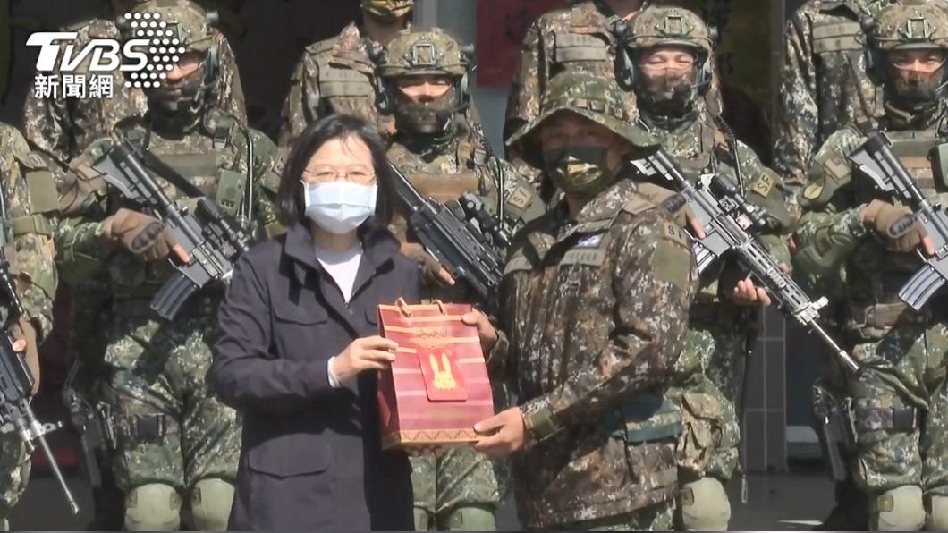感謝國軍辛勞 蔡英文:堅守崗位讓大家安心過年