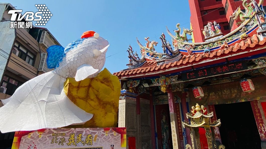 義民廟的主燈。(圖/陳祁攝)