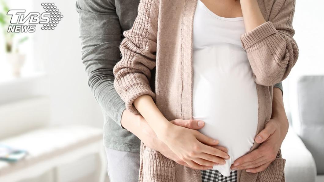 夢到中頭獎!新婚夫妻刮刮樂「張張中獎」 爽抱走百萬