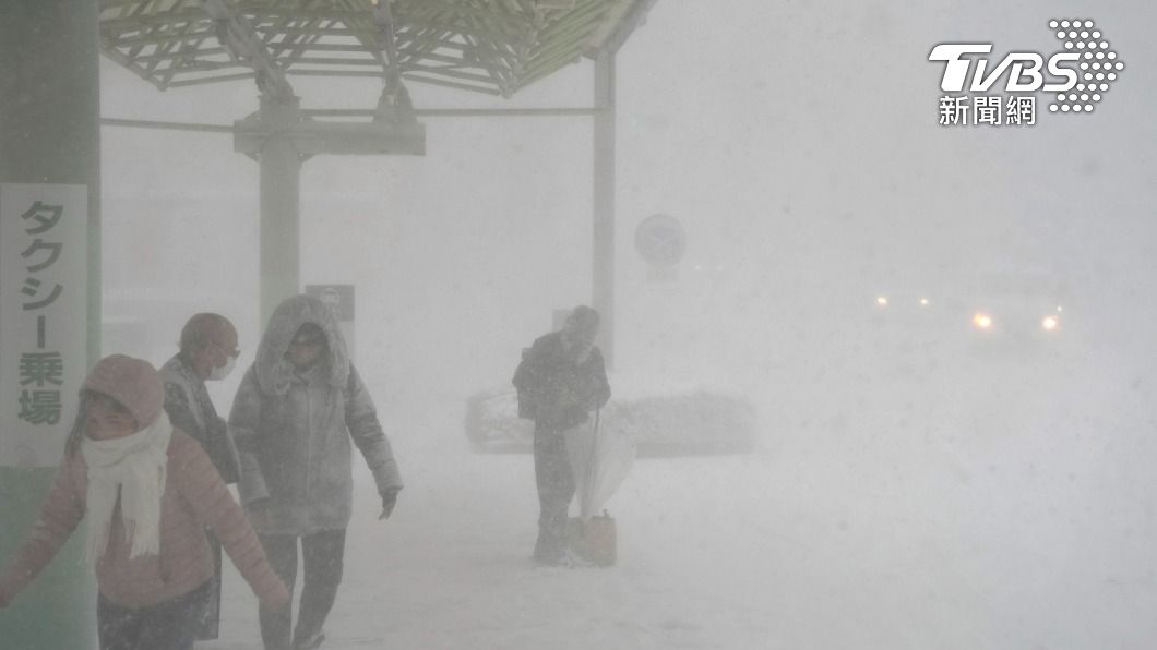 圖輯/「10年一遇最強寒流」襲日本 各地降大雪交通大亂