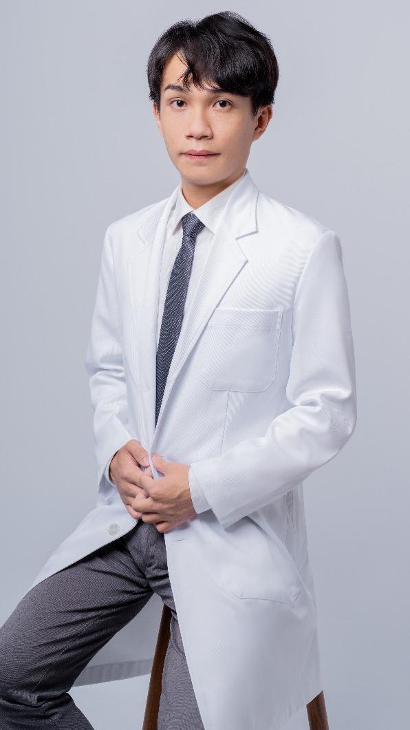輔大醫院皮膚科醫師蔡文騫。(圖/院方提供)