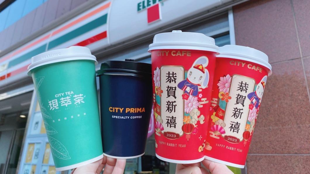 開工補貨!4超商咖啡優惠 買一送一、來這家「免費喝」