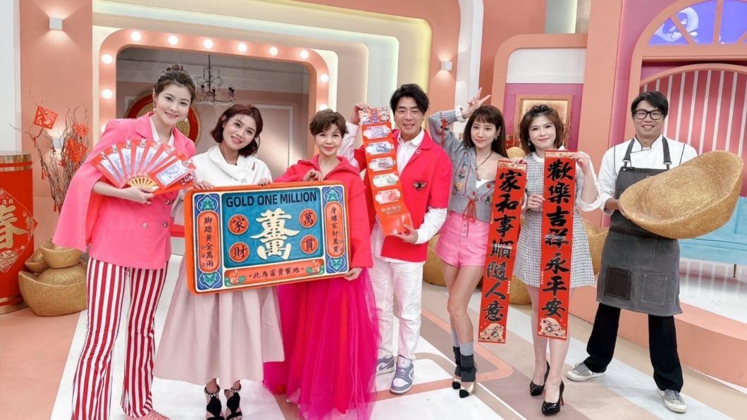節目日前進棚錄影。(圖/民視提供)