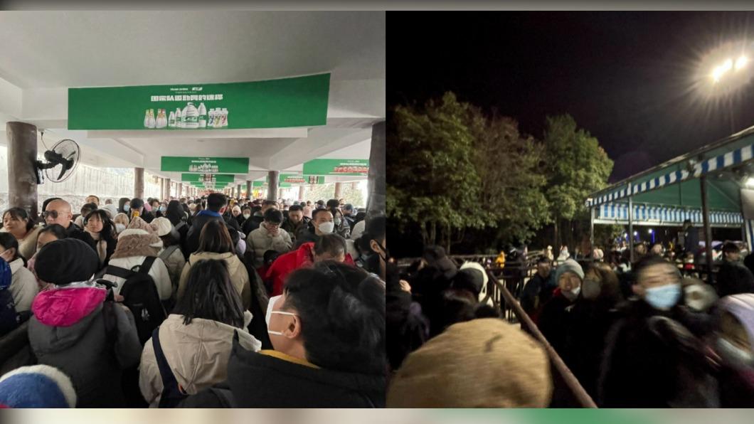 張家界出現長長人龍。(圖/翻攝自微博)