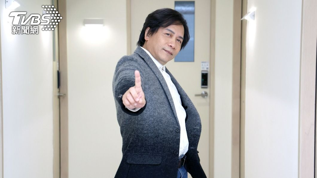 許傑輝曾赴日本江之島的白龍廟「洗錢」。(圖/梁恩誌攝)