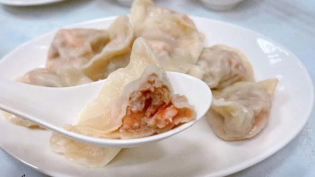 內餡有梅花豬肉、活蝦、紅蟳、干貝，吃得到滿滿鮮味。（圖／閃閃玩樂提供）
