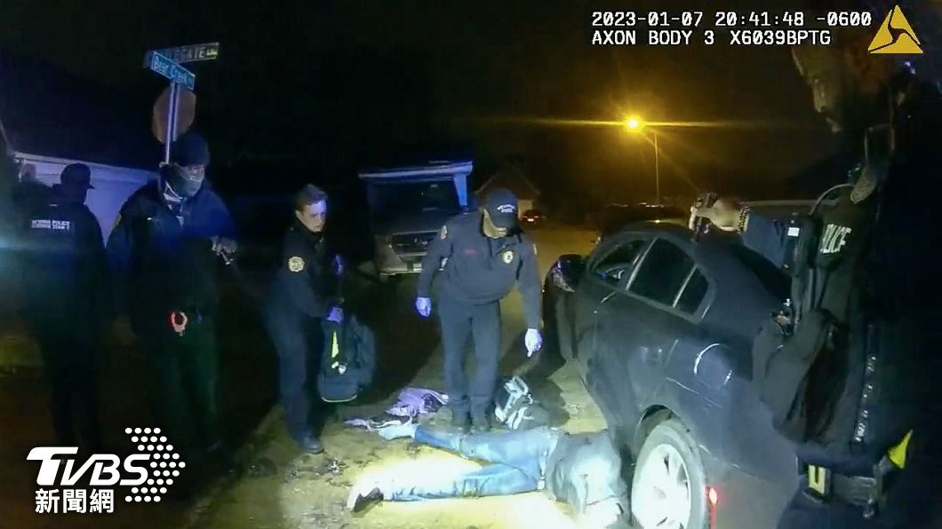 美田納西警察圍毆非裔男子致死的現場影像曝光。(圖/達志影像美聯社)