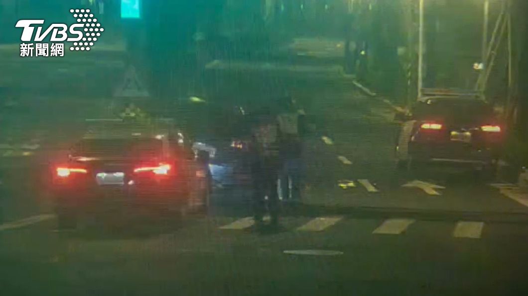 警方獲報到場處理。(圖/TVBS)