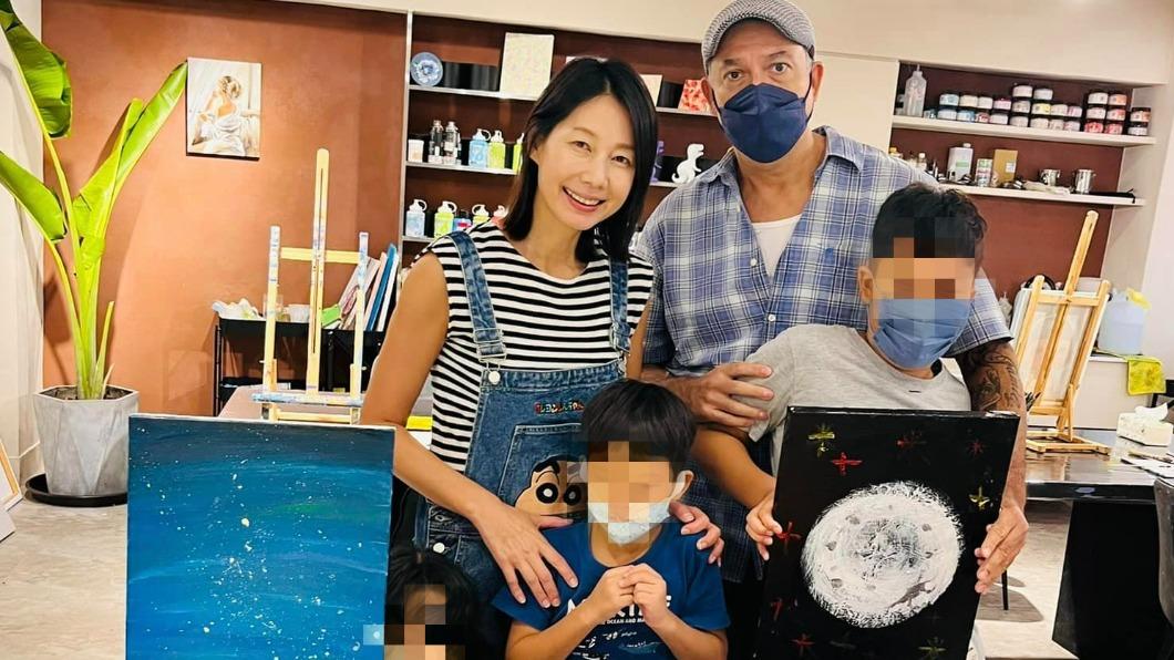 丁寧經常分享家庭生活。(圖/翻攝自丁寧臉書)