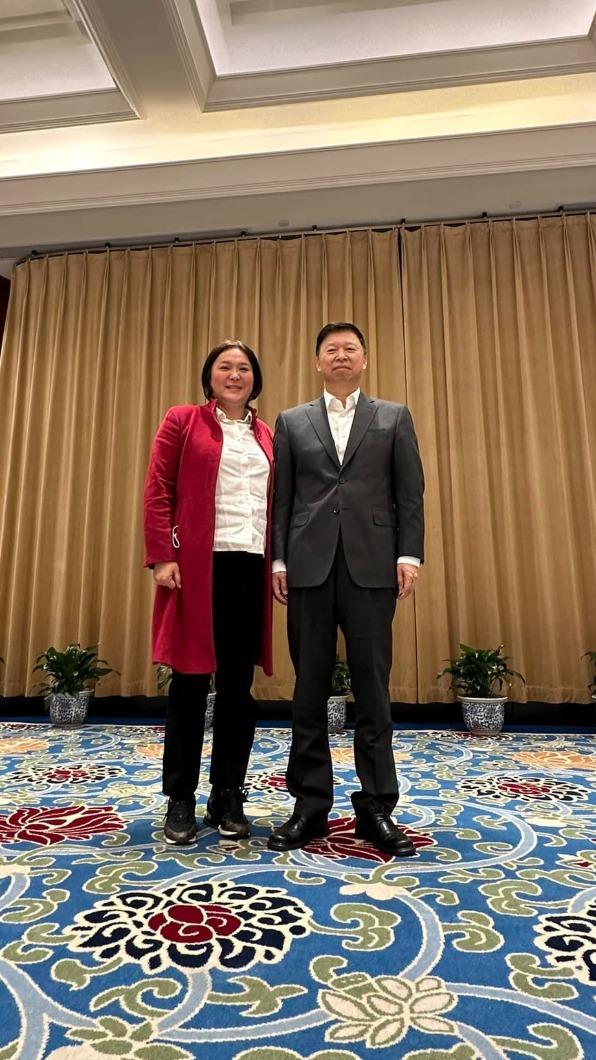 為求早日解決金酒輸陸問題及討論2月6日小三通專案復航後擴大方案等議題，國民黨立委陳玉珍（左）春節期間廈門與大陸國台辦主任宋濤、副主任潘賢掌等人會面。（圖／陳玉珍辦公室提供）