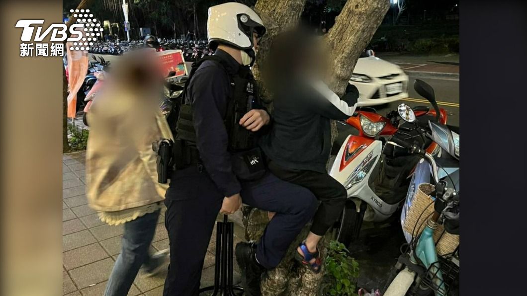 出事啦!8歲男童貪玩爬行道樹「腳卡住」 淚眼汪汪求助