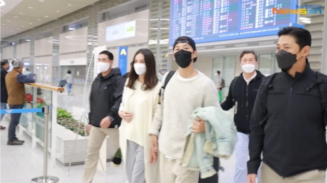 前妻沒有輸！宋仲基當爸再婚　宋慧喬《黑暗榮耀》霸佔冠軍