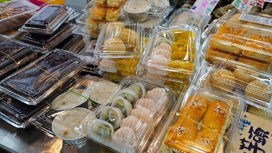 除了主打港式點心、蝦餃、燒賣等等,還有賣臘肉、辣香腸、蜜汁火腿。(圖/PEKO の Simple Life提供)