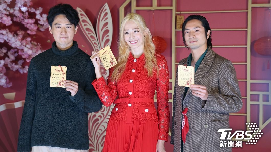 劉敬宇（左起）、王心恬和福地祐介出席開工團拜。（圖／梁恩誌攝）