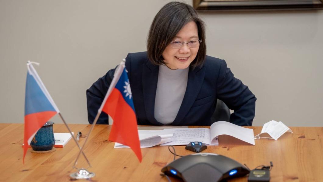 蔡英文與帕維爾總統當選人通話15分鐘。（圖／總統府提供）