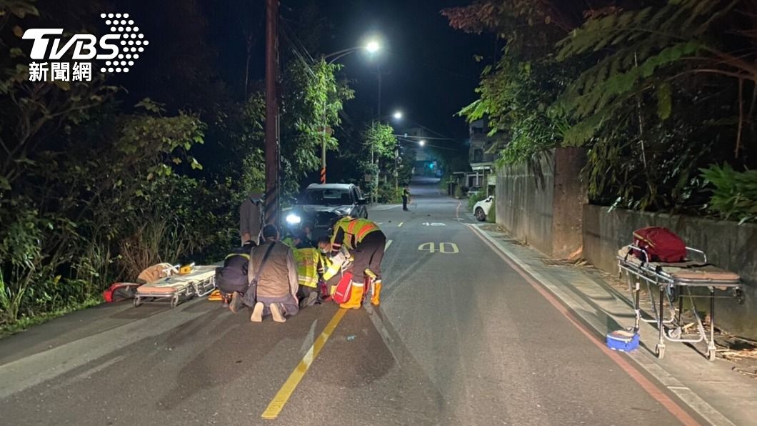 BMW男駕駛喝爛醉「逆向開山路」 婦人過馬路慘遭撞死