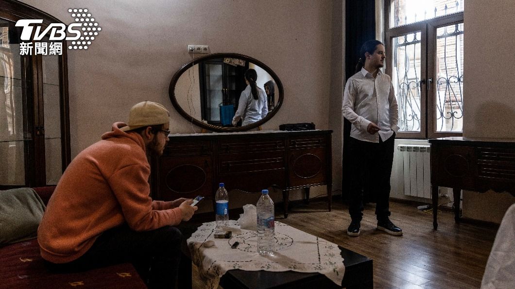 Alexei Antropov原本住在第比利斯一間便宜的飯店,而最近他與友人租了一棟公寓,希望藉此在異地找到一個家,一個「歸宿」。(圖/達志影像路透社)