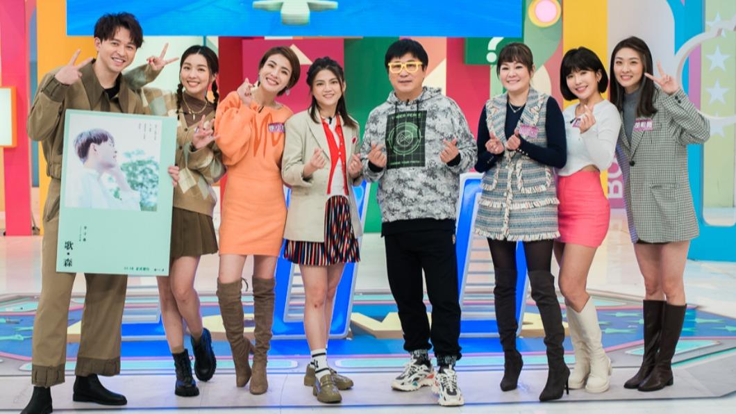 李子森、夏乙薇、徐小可、葉欣眉、胡瓜、Vicky、壯壯、胡祖薇日前進棚錄影。(圖/衛視中文台提供)