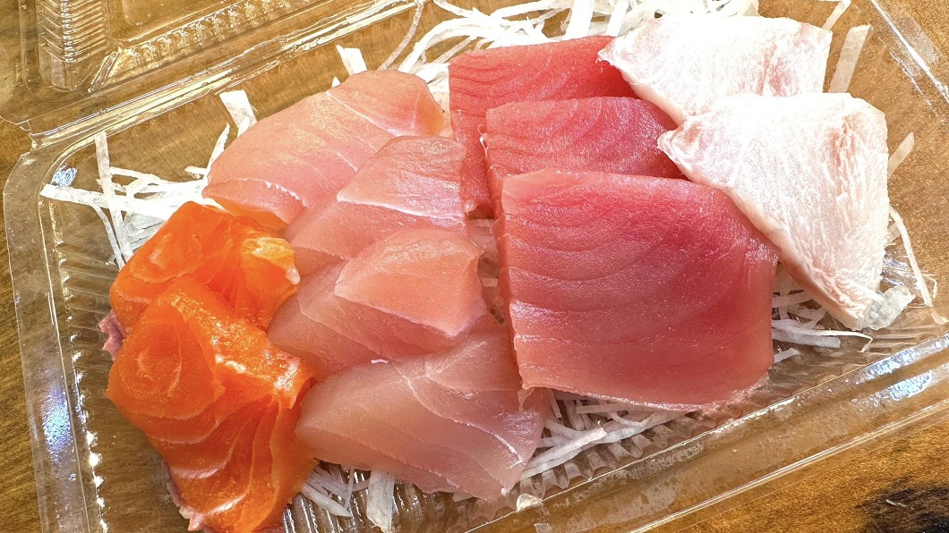 嫌「現撈」生魚片150元貴 鯛民嗆:Toro可吃到翻
