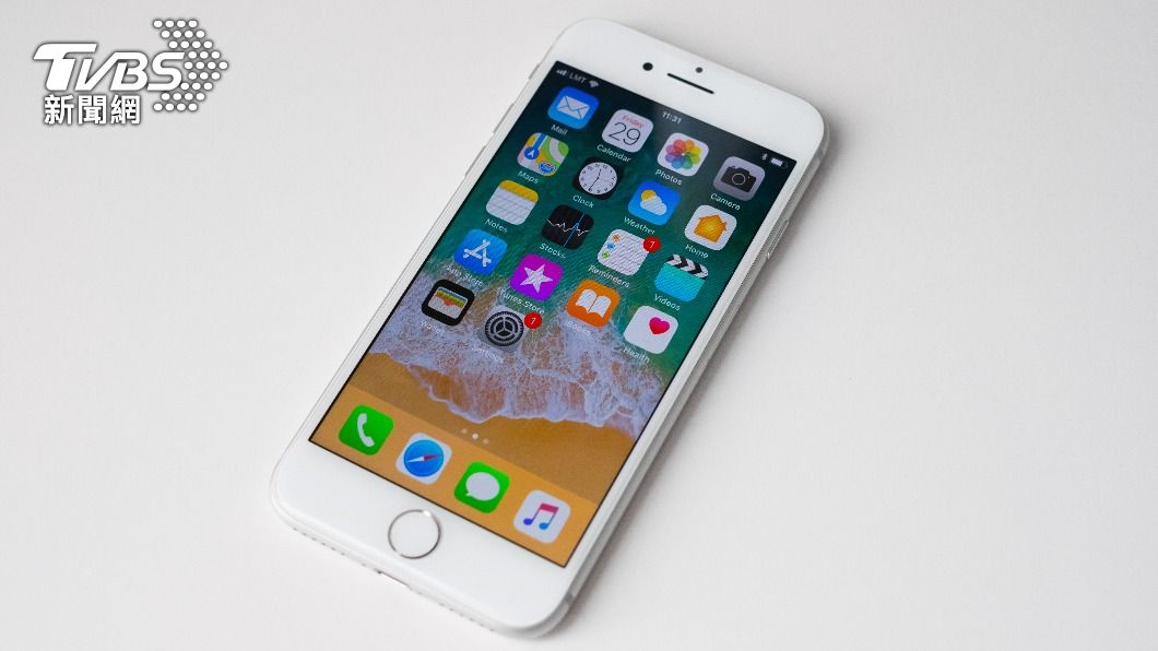 iPhone 8已是5年前舊機,蘋果會為其調漲官方回收價算是相當罕見。(示意圖/shutterstock達志影像)