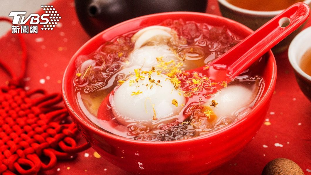 包餡甜湯圓以滾水煮熟後食用。（示意圖／shutterstock 達志影像）