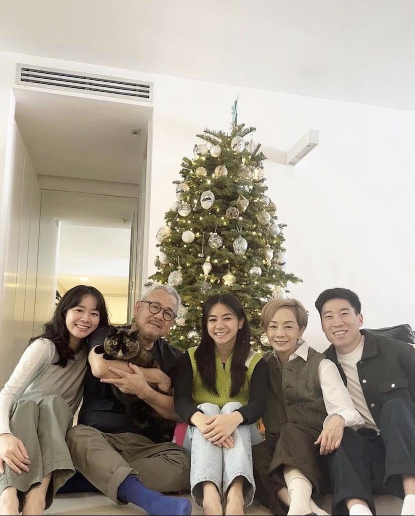 毛舜筠貼出與一家人的合照。(圖/翻攝自毛舜筠IG)