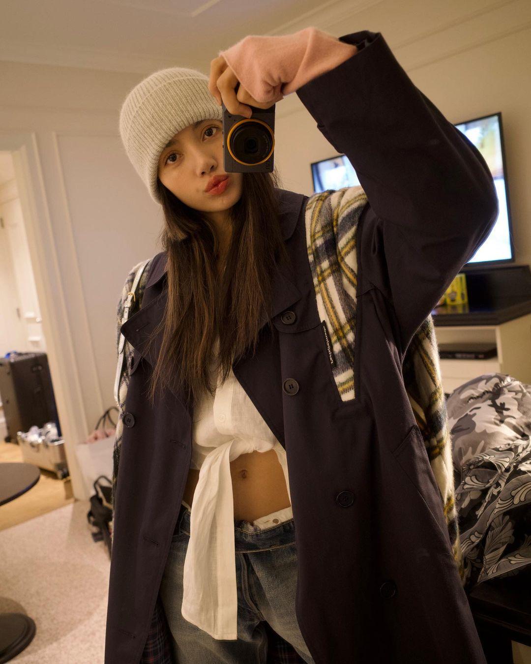 Lisa曾被深信的前經紀人騙錢。(圖/翻攝自Lisa IG)