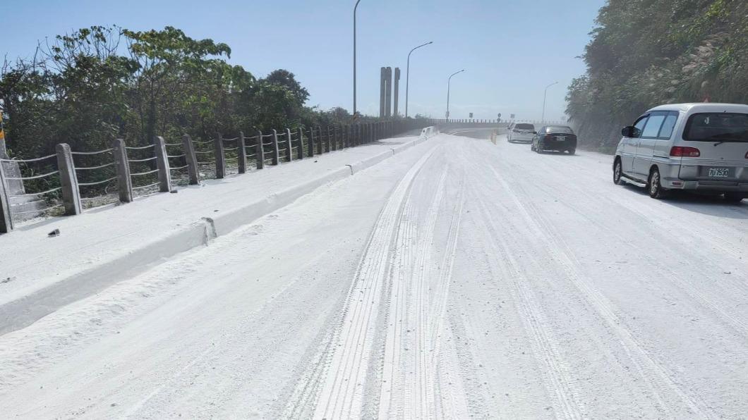 驚！濱海公路下雪了？ 真相原來是．．．．