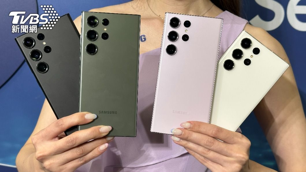 不分機型全都提供紫、綠、白、黑4色選擇。(圖/葉韋辰攝)