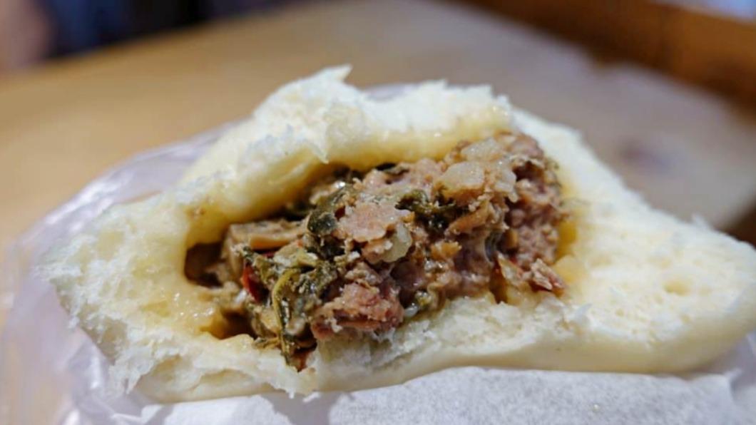 皮很有嚼勁,內餡飽滿帶一點辣味。(圖/水晶安蹄不務正業過生活提供)
