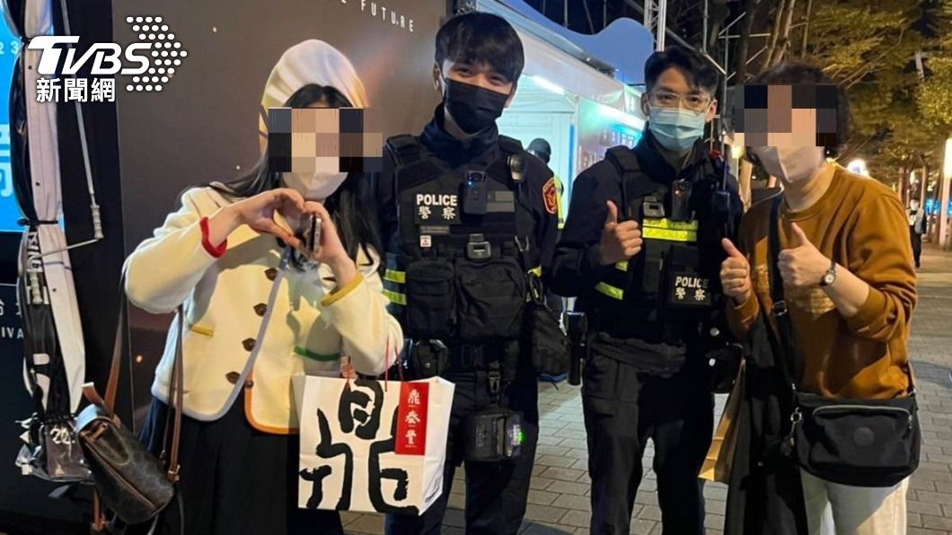 韓妞來台賞燈皮夾不見了！警靠「谷歌」火速尋獲　她笑送愛心